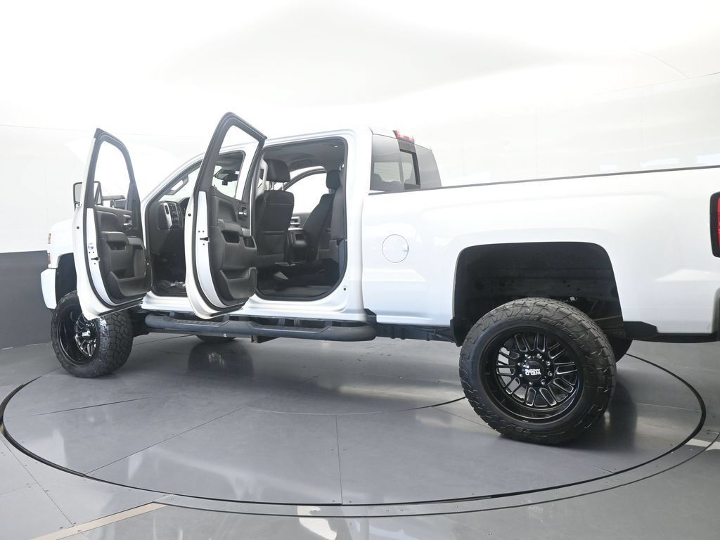 Used 2018 Chevrolet Silverado 2500 LTZ w/ Duramax Plus Package AWD/4WD image 84