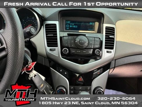 Used 2014 Chevrolet Cruze LS FWD image 12