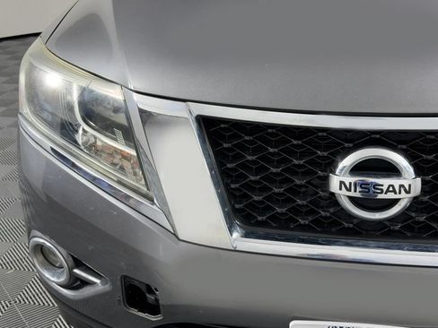 Used 2015 Nissan Pathfinder SV FWD image 5