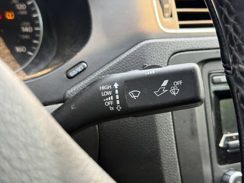 Used 2012 Volkswagen Jetta SE FWD image 23