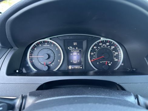 Used 2017 Toyota Camry SE image 23