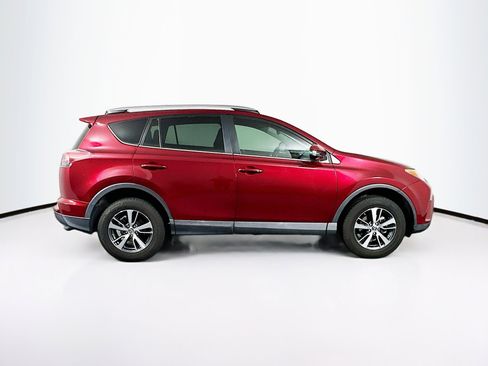 Used 2018 Toyota RAV4 XLE image 10