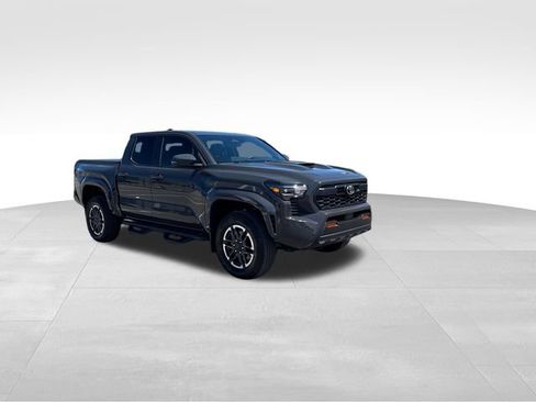 Used 2024 Toyota Tacoma TRD Sport w/ TRD Sport Upgrade Package image 6