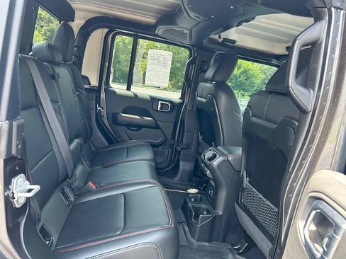Used 2025 Jeep Gladiator Rubicon w/ Safety Group AWD/4WD image 53