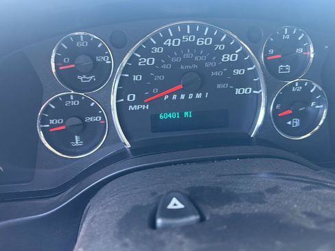 Used 2021 Chevrolet Express 2500 w/ Driver Convenience Package RWD image 13