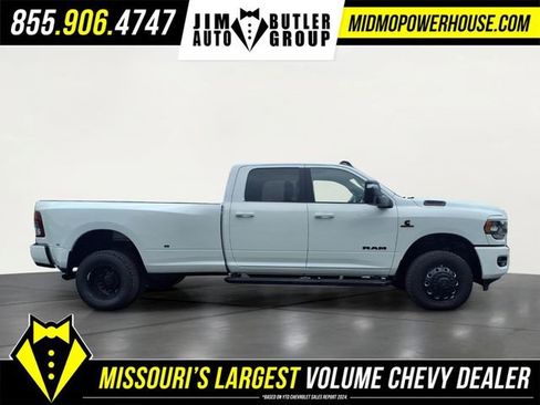 Used 2024 RAM 3500 Big Horn w/ Night Edition AWD/4WD image 2
