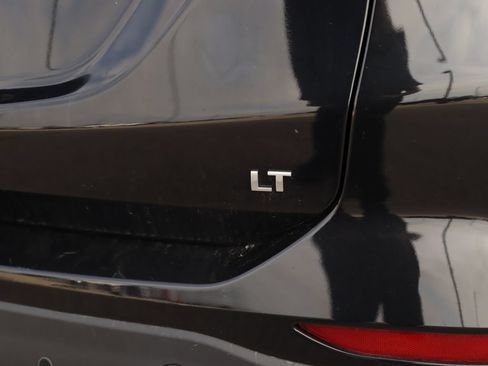 Used 2024 Chevrolet Equinox LT FWD image 32