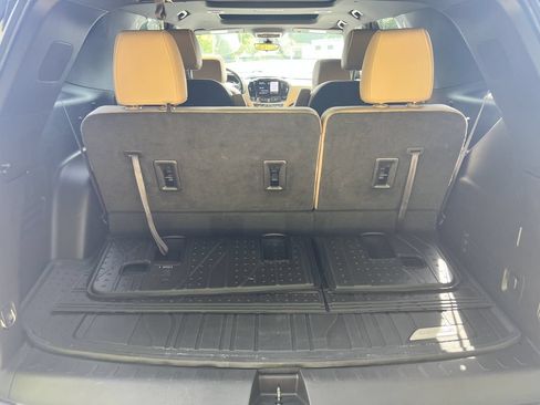 Used 2022 Chevrolet Traverse Premier AWD/4WD image 22
