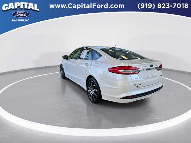 Certified 2018 Ford Fusion SE w/ Fusion SE Technology Package FWD image 6