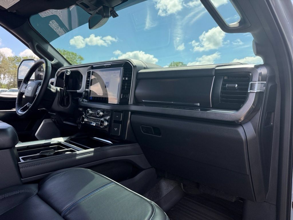 Used 2026 Ford F250 Platinum AWD/4WD image 19