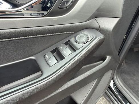 Used 2023 Chevrolet Traverse LT FWD image 20