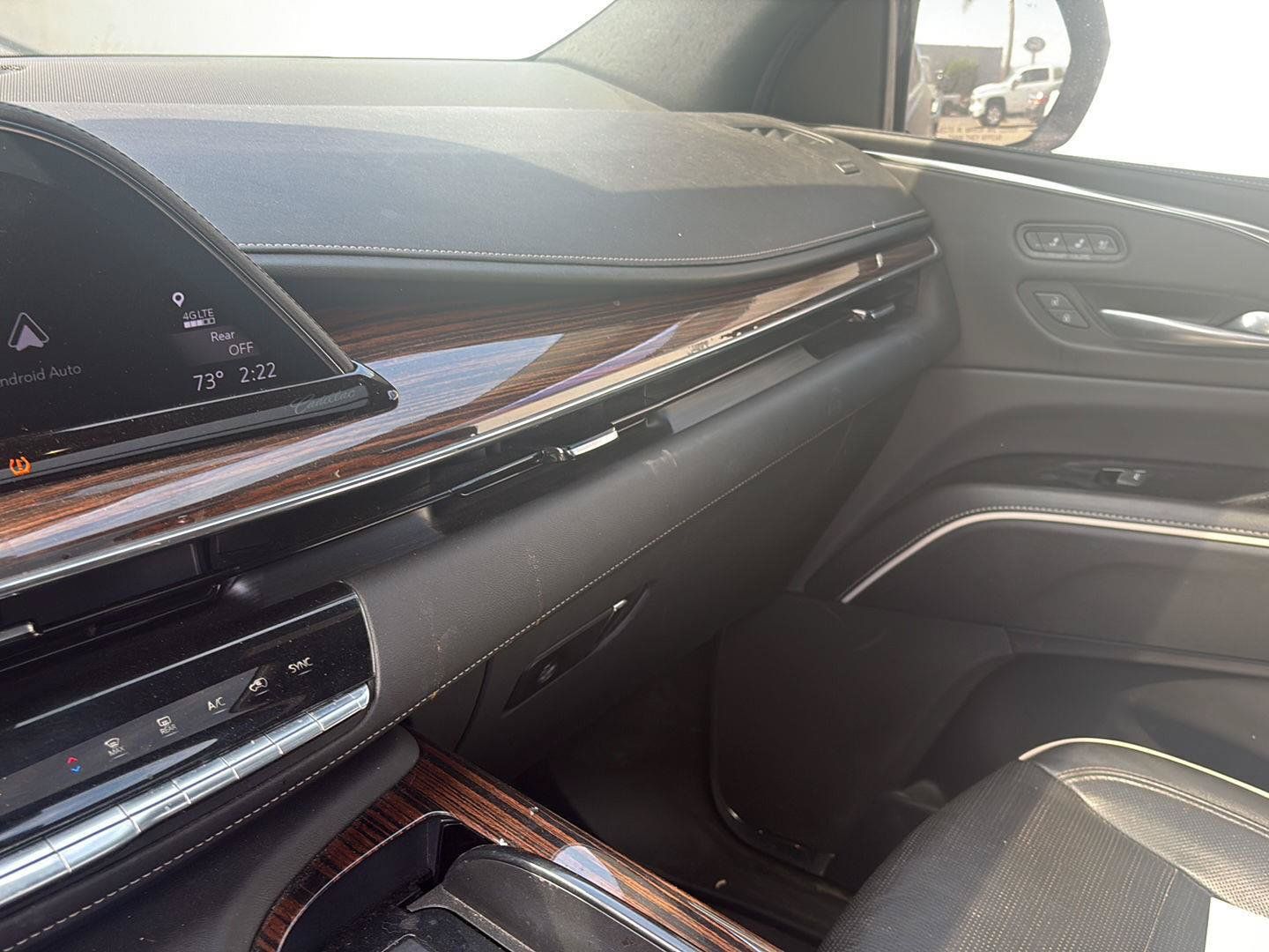 Used 2023 Cadillac Escalade Premium Luxury AWD/4WD image 15