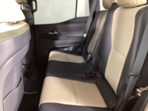 Used 2025 Lexus GX 550 AWD/4WD image 22