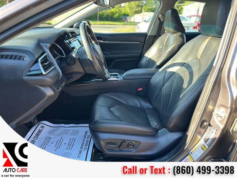 Used 2018 Toyota Camry XLE image 15