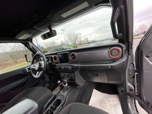Used 2023 Jeep Gladiator Mojave w/ Cold Weather Group image 12