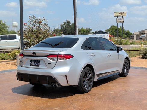 Used 2024 Toyota Corolla SE FWD image 2