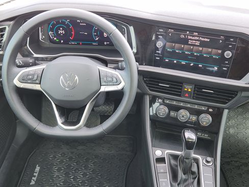 Used 2024 Volkswagen Jetta SEL image 27