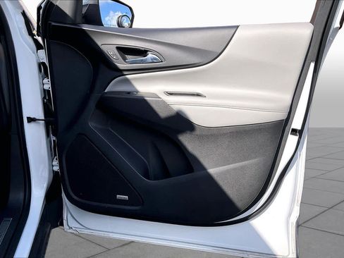 Used 2020 Chevrolet Equinox Premier FWD image 23