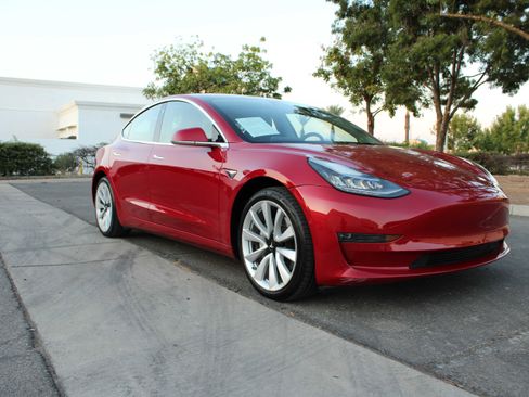 Used 2018 Tesla Model 3 Long Range image 12