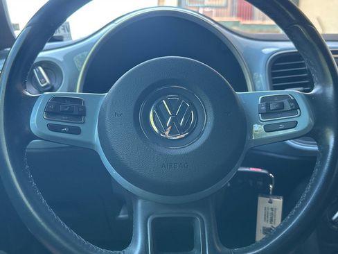 Used 2014 Volkswagen Beetle 1.8T FWD image 32