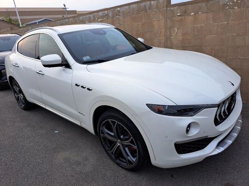 Used 2021 Maserati Levante GranLusso AWD/4WD image 1