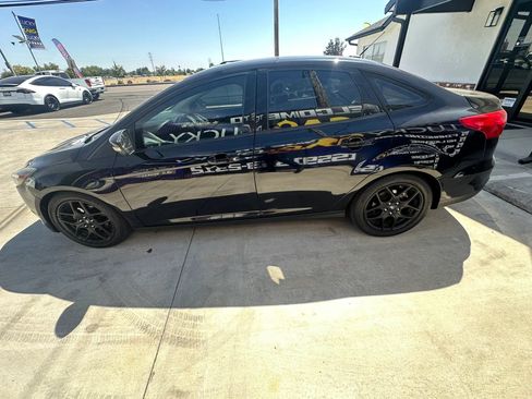 Used 2016 Ford Focus SE w/ Equipment Group 201A FWD image 14