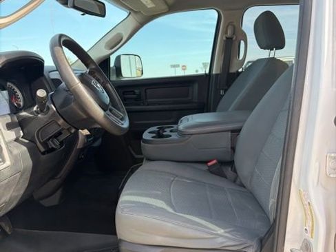 Used 2014 RAM 2500 Tradesman w/ Chrome Appearance Group AWD/4WD image 9