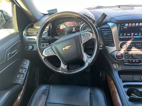 Used 2018 Chevrolet Suburban Premier image 23