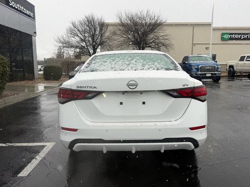 Used 2024 Nissan Sentra SV image 5