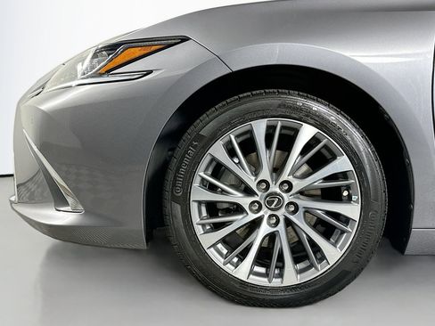 Used 2021 Lexus ES 300h w/ Luxury Package FWD image 12