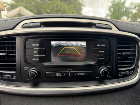 Used 2016 Kia Sorento EX w/ EX Premium Package image 22