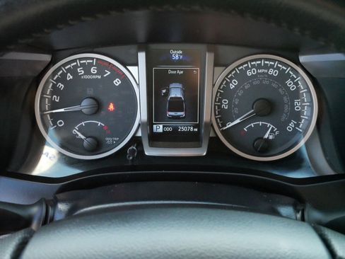 Used 2023 Toyota Tacoma Limited image 21