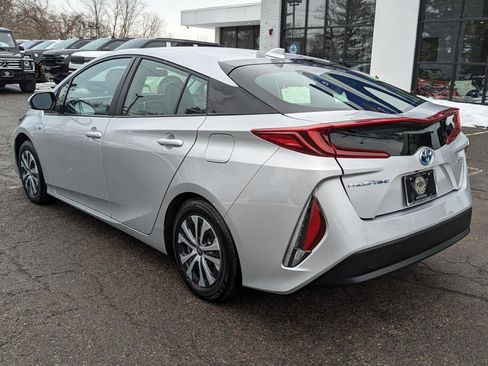 Used 2022 Toyota Prius Prime XLE image 10