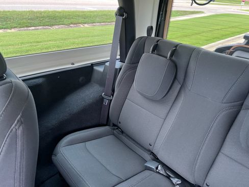 Used 2022 Jeep Wrangler Sport AWD/4WD image 14