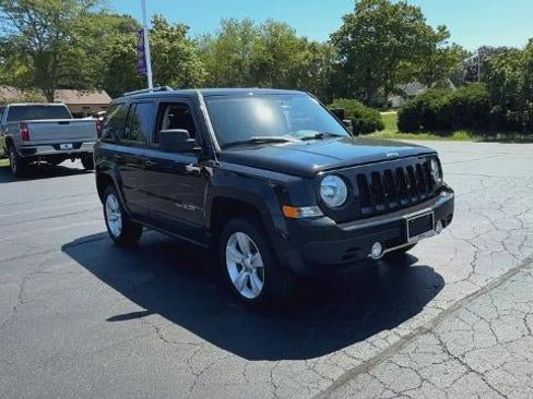 Used 2012 Jeep Patriot Limited AWD/4WD image 2