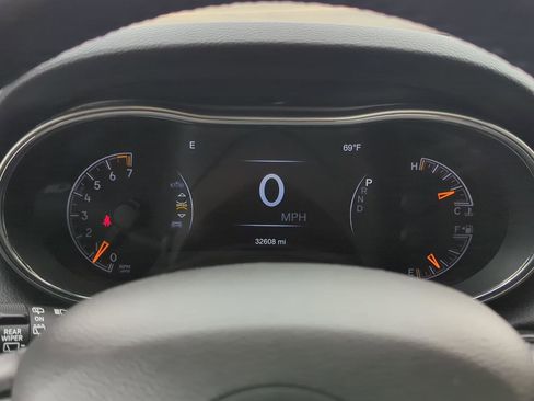 Used 2022 Jeep Grand Cherokee Laredo X image 17