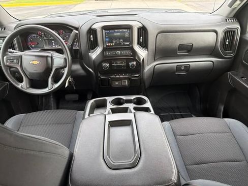 Used 2019 Chevrolet Silverado 1500 Custom w/ Custom Convenience Package RWD image 17