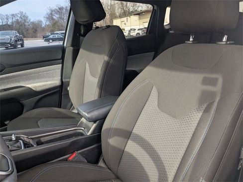 Used 2025 Jeep Compass Sport image 19