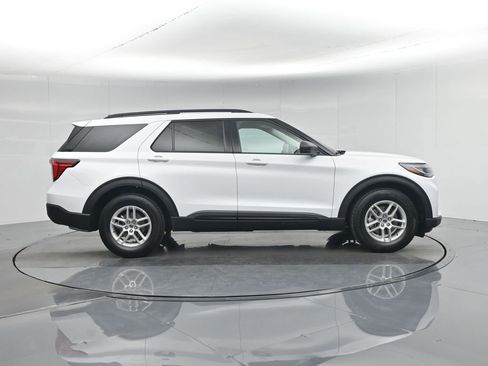 New 2026 Ford Explorer Active image 29