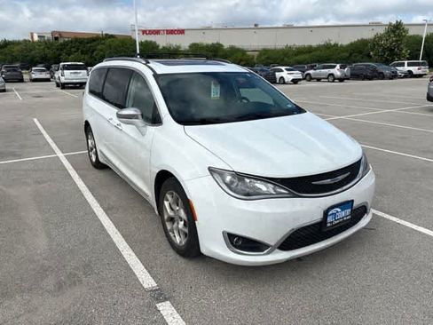 Used 2020 Chrysler Pacifica Limited FWD image 7