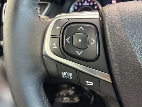 Used 2017 Toyota Camry SE w/ Moonroof Package image 21