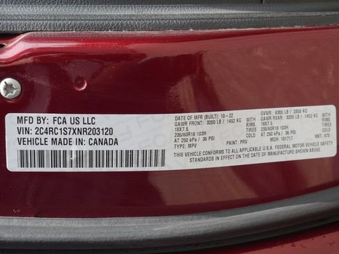Used 2022 Chrysler Pacifica Limited w/ Uconnect Theater Family Group FWD image 27