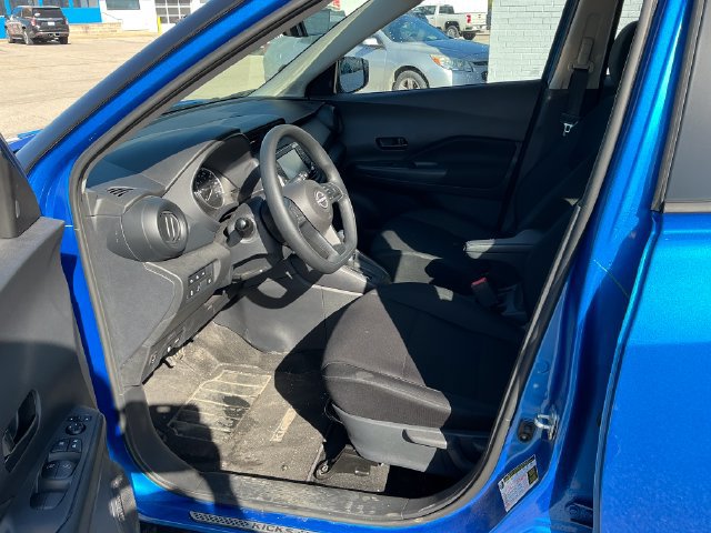 Used 2024 Nissan Kicks S w/ Interior Electronics Package FWD image 9