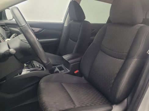 Used 2017 Nissan Rogue SV image 17