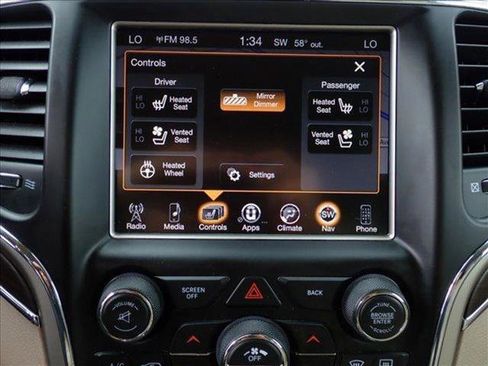 Used 2016 Jeep Grand Cherokee Overland w/ Advanced Technology Group AWD/4WD image 22