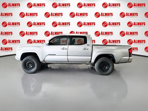 Used 2020 Toyota Tacoma SR5 RWD image 10