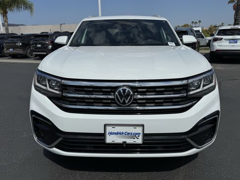 Used 2021 Volkswagen Atlas Cross Sport SE w/ Panoramic Sunroof Package FWD image 3