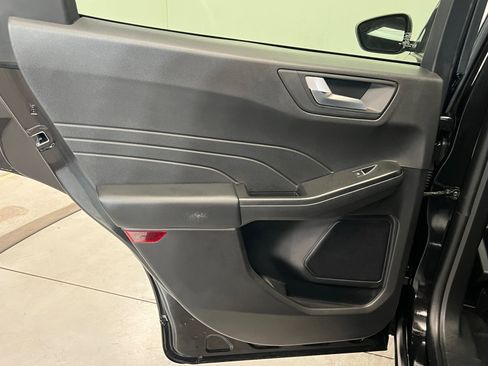 Used 2025 Ford Escape ST-Line image 19