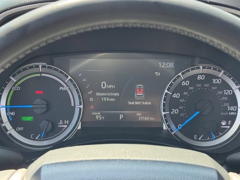 Used 2023 Toyota Highlander XLE AWD/4WD image 14