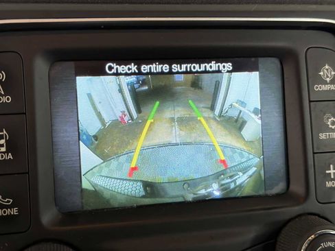 Used 2015 RAM 1500 Express RWD image 27